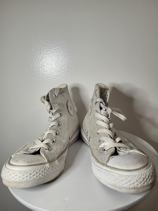Converse Shoes - Converse Women’s High-Top Sneakers in Light Gray Size 6